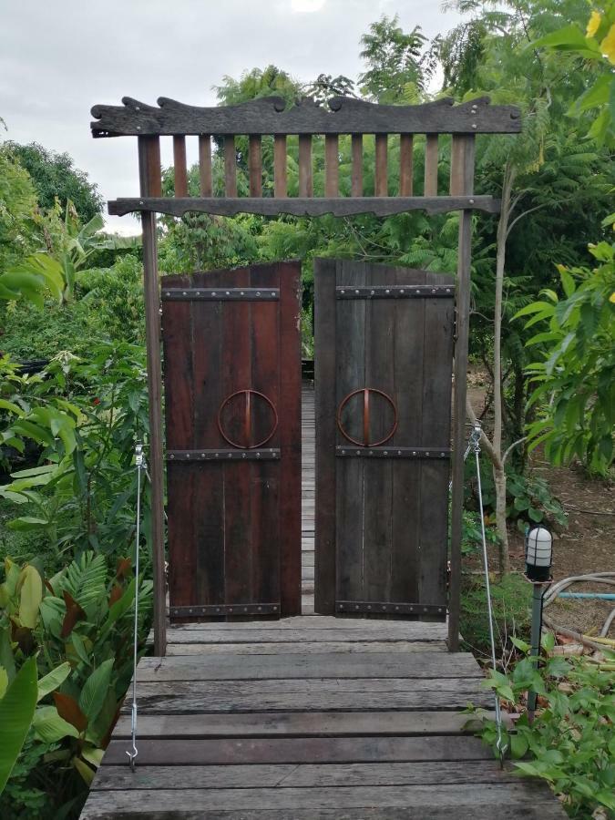 Rustic​ Charm​ Suphan​ Ban Tha Pong Екстериор снимка